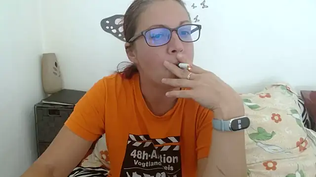 Snapshot of LadyHellene chatting on July 23, 6:22 am LadyHellene online show from July 23, 6:22 am
