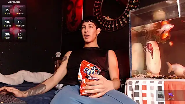 Snapshot of Godly_huan chatting on November 9, 8:56 am Godly huan online show from November 9, 8:56 am