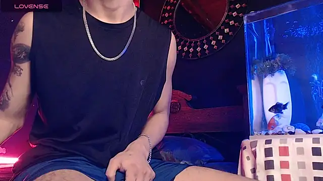 Snapshot of Godly_huan chatting on December 18, 5:35 am Godly huan online show from December 18, 5:35 am