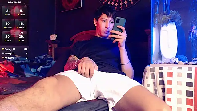 Snapshot of Godly_huan chatting on December 19, 7:15 am Godly huan online show from December 19, 7:15 am