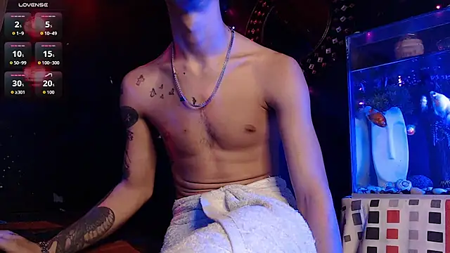 Snapshot of Godly_huan chatting on December 21, 11:06 am Godly huan online show from December 21, 11:06 am