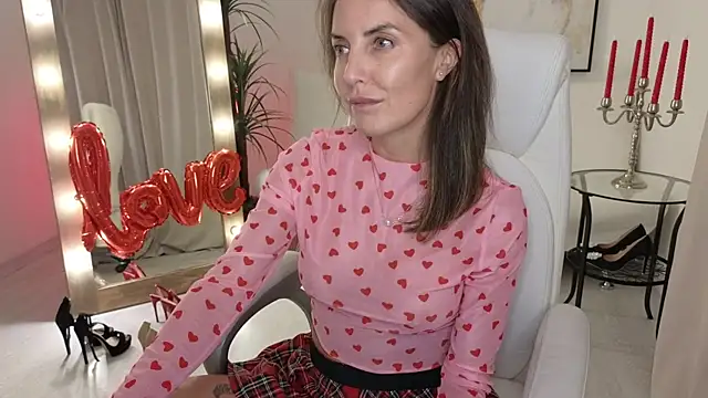 Beylly online show from February 15, 6:02 am