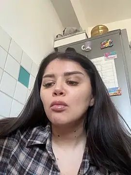 Amberseyes online show from May 15, 12:12 pm