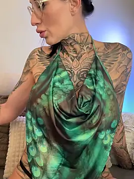 MeganWitch online show from July 5, 8:32 am