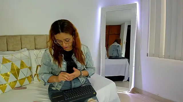 cristalwalker   online show from November 4, 12:26 pm