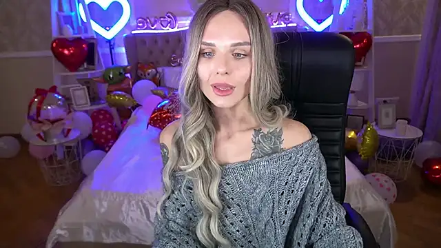 KiraGrayy online show from February 21, 5:09 pm