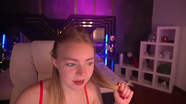 Snapshot of EmilySunshineS chatting on January 1, 9:09 pm EmilySunshineS online show from January 1, 9:09 pm