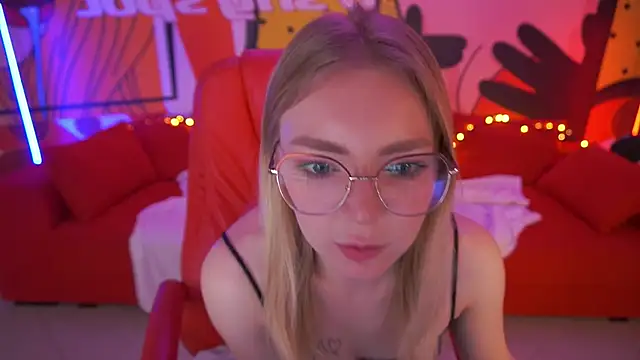 Snapshot of EmilySunshineS chatting on January 30, 3:11 am EmilySunshineS online show from January 30, 3:11 am