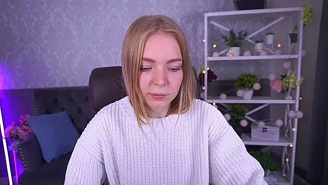 Snapshot of EmilySunshineS chatting on September 30, 6:29 am EmilySunshineS online show from September 30, 6:29 am