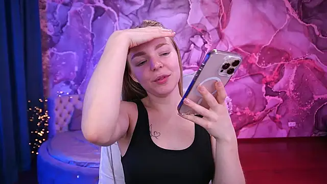 Snapshot of EmilySunshineS chatting on October 18, 1:23 pm EmilySunshineS online show from October 18, 1:23 pm