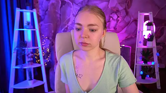 EmilySunshineS online show from February 7, 1:59 pm