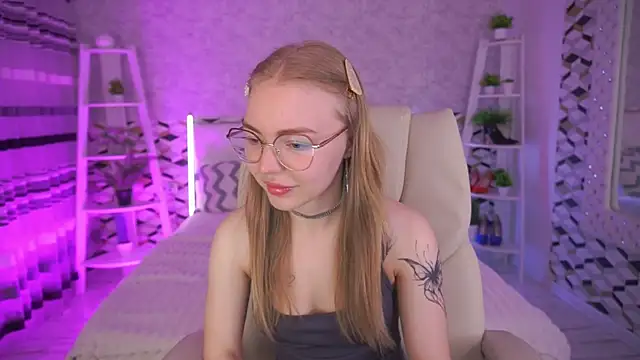 EmilySunshineS online show from June 5, 6:52 am