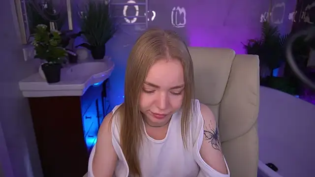 EmilySunshineS online show from June 13, 5:38 am