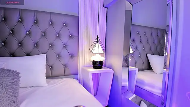 VioletthaRous online show from May 4, 10:39 pm