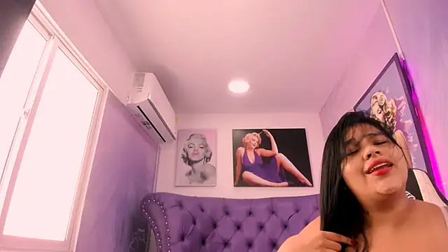 Snapshot of emma__milk_ chatting on March 18, 5:53 pm emma  milk  online show from March 18, 5:53 pm