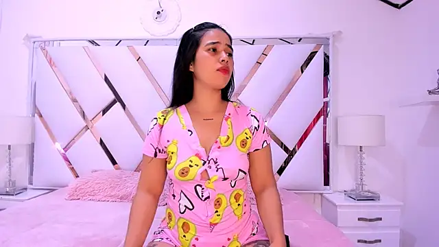 Snapshot of naughty__sara chatting on February 12, 11:18 am naughty  sara online show from February 12, 11:18 am