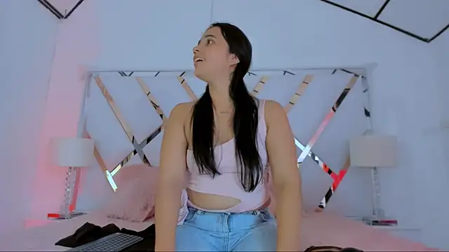 Snapshot of naughty__sara chatting on March 7, 6:00 pm naughty  sara online show from March 7, 6:00 pm