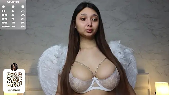 Snapshot of UdeleBarns chatting on February 15, 3:09 am UdeleBarns online show from February 15, 3:09 am