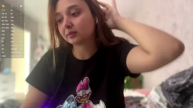 Snapshot of UdeleBarns chatting on September 18, 6:04 am UdeleBarns online show from September 18, 6:04 am