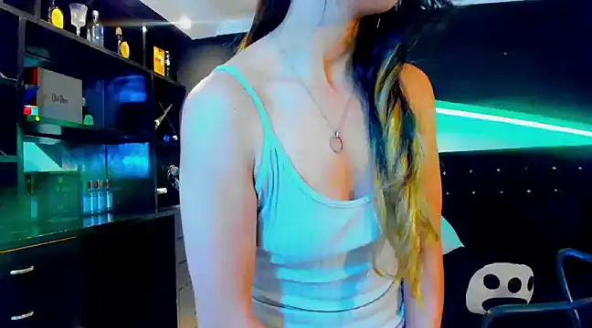 Coral Gibson online show from March 4, 6:39 pm