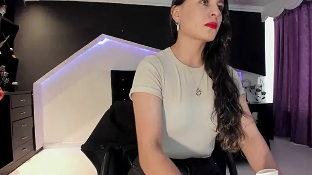 Snapshot of Coral_Gibson chatting on May 22, 2:44 pm Coral Gibson online show from May 22, 2:44 pm