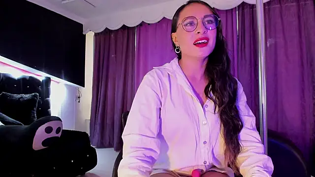 Coral Gibson online show from June 25, 12:20 pm