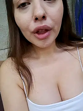 Snapshot of la_luna_sorse chatting on October 29, 6:37 am la luna sorse online show from October 29, 6:37 am