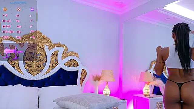 Snapshot of AshleyFerri chatting on December 5, 11:19 am AshleyFerri online show from December 5, 11:19 am