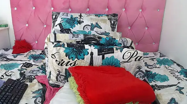 Snapshot of Hotty-boobsxxx chatting on February 24, 10:04 am Hotty-boobsxxx online show from February 24, 10:04 am