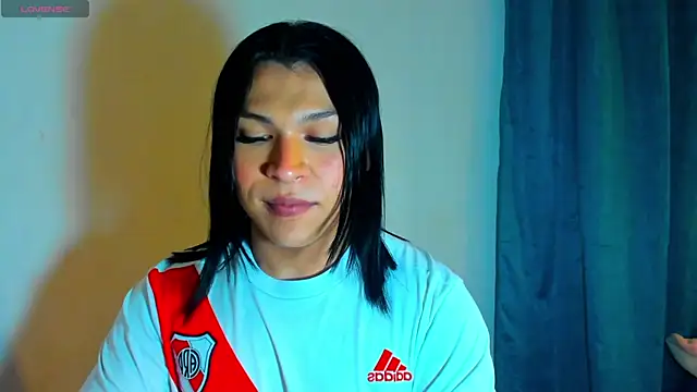 miavalentinaaa online show from November 6, 12:22 am