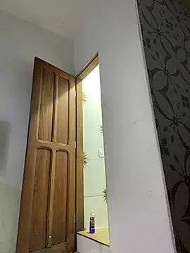 Snapshot of Carolinen chatting on January 14, 8:37 pm Carolinen online show from January 14, 8:37 pm