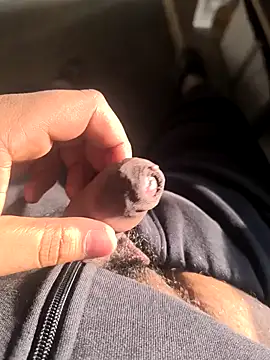 Snapshot of rana9639_1 chatting on January 14, 10:06 am rana9639 1 online show from January 14, 10:06 am