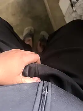 Snapshot of rana9639_1 chatting on January 30, 6:35 am rana9639 1 online show from January 30, 6:35 am