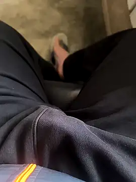 Snapshot of rana9639_1 chatting on February 9, 5:19 am rana9639 1 online show from February 9, 5:19 am