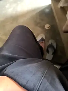 Snapshot of rana9639_1 chatting on February 16, 8:10 am rana9639 1 online show from February 16, 8:10 am