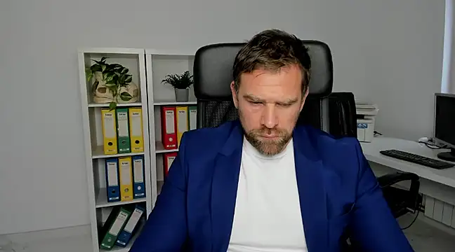 Snapshot of John-E-Dough chatting on December 12, 8:47 am John-E-Dough online show from December 12, 8:47 am