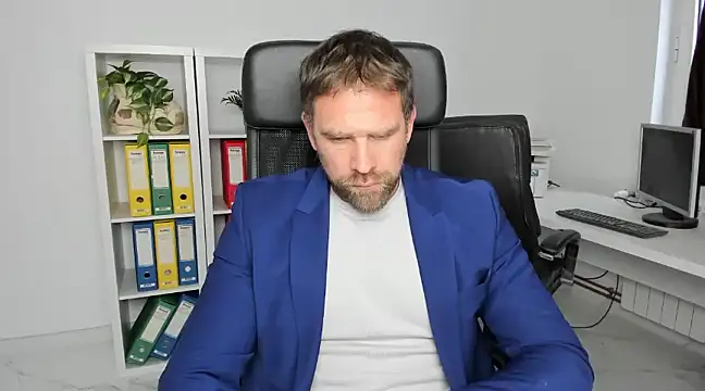 Snapshot of John-E-Dough chatting on December 13, 8:20 am John-E-Dough online show from December 13, 8:20 am