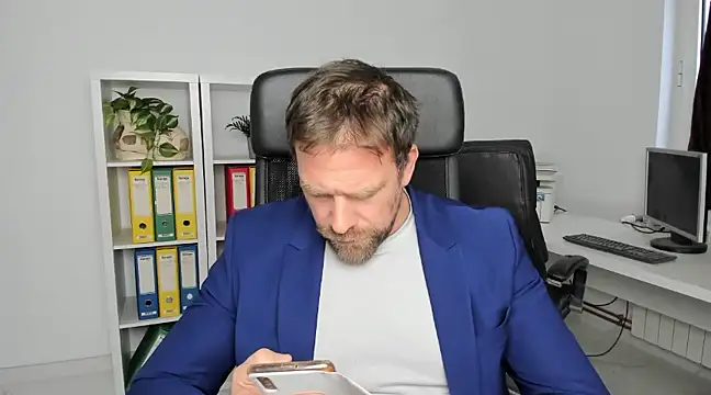 Snapshot of John-E-Dough chatting on December 14, 8:02 am John-E-Dough online show from December 14, 8:02 am