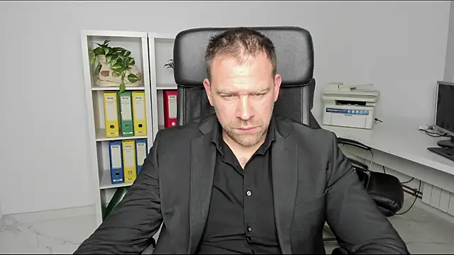 Snapshot of John-E-Dough chatting on December 25, 5:37 am John-E-Dough online show from December 25, 5:37 am