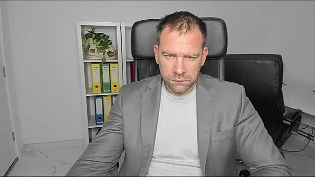 Snapshot of John-E-Dough chatting on December 26, 5:04 am John-E-Dough online show from December 26, 5:04 am