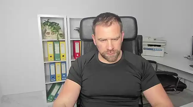 Snapshot of John-E-Dough chatting on January 11, 5:31 am John-E-Dough online show from January 11, 5:31 am