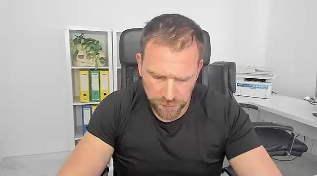 Snapshot of John-E-Dough chatting on January 11, 8:33 am John-E-Dough online show from January 11, 8:33 am