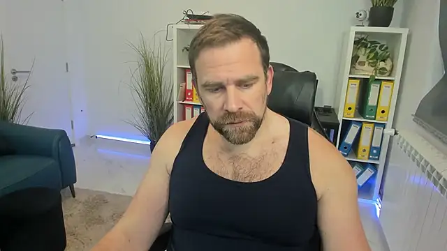 Snapshot of John-E-Dough chatting on December 2, 8:52 am John-E-Dough online show from December 2, 8:52 am