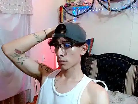 Snapshot of Yedrix chatting on December 16, 1:00 pm Yedrix online show from December 16, 1:00 pm