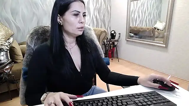 Snapshot of Sara_Poison chatting on October 29, 3:09 am Sara Poison online show from October 29, 3:09 am