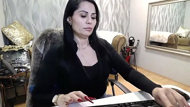 Snapshot of Sara_Poison chatting on November 4, 3:16 am Sara Poison online show from November 4, 3:16 am