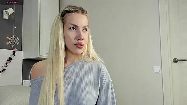 Snapshot of magnificent_angel chatting on November 28, 12:41 pm magnificent angel online show from November 28, 12:41 pm