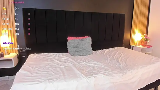 sweetsofia18 online show from September 9, 10:59 am