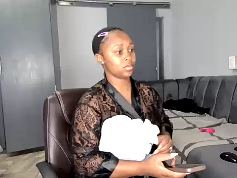 Pearl 00 online show from February 18, 9:33 pm