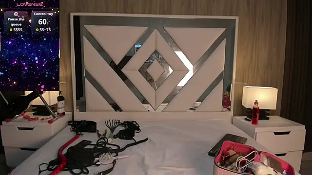 Snapshot of ValentinaThomas chatting on September 12, 8:20 pm ValentinaThomas online show from September 12, 8:20 pm